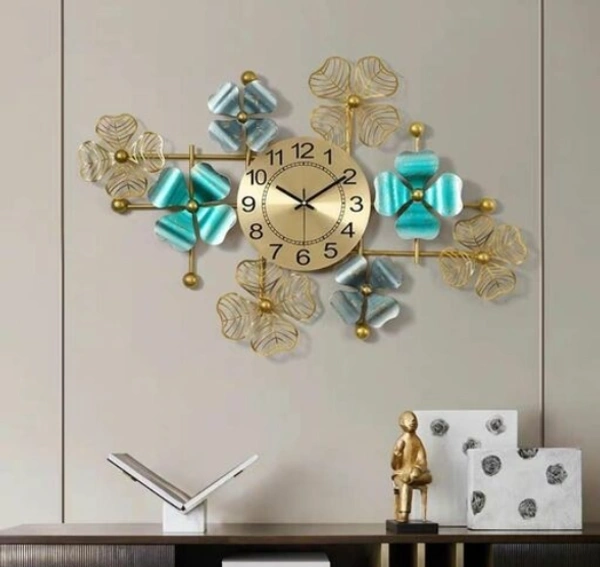 CLOVER TIME HORIZENTAL Decorative Wallclock  It will give an elegant look to your home decor Attractive and eye catcher -  Free Size,  Metal, Pack of1, Horizantal 